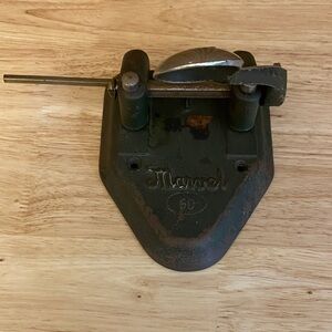 Marvel Dark Green Metal Two hole punch